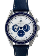 Load image into Gallery viewer, NEW 2023 OMEGA Speedmaster Silver Snoopy 310.32.42.50.02.001 w/ Box &amp; Cards